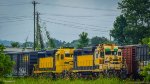 GRLW 4203 & 4204 GP30's sitting @ the CSX yard in Greenville before being delivered to Belton SC.